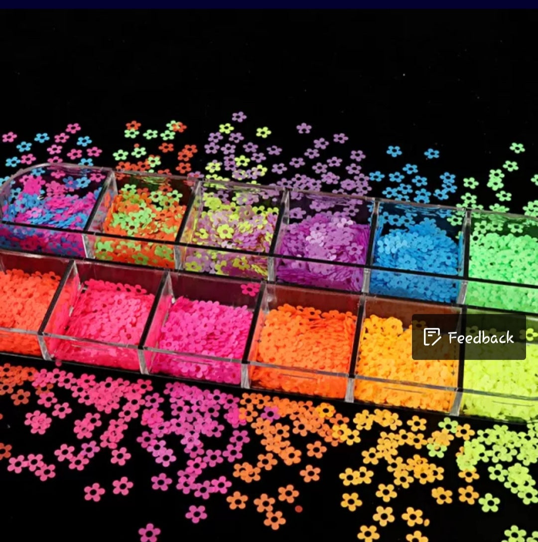 Flower neon nails desing