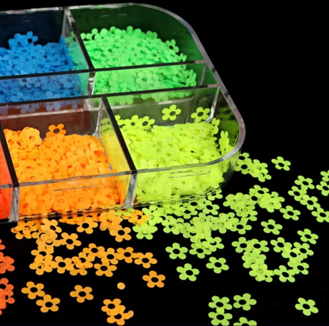 Flower neon nails desing